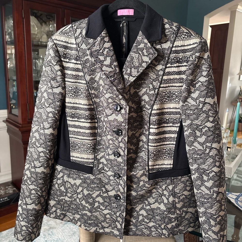 Ladies jacket  Black and Tan lace blazer chic eclectic, 42 US 12